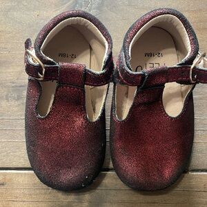 Monkey feet used condition - Ruby red 
12-18m